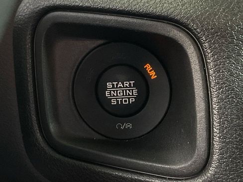 Used 2025 Jeep Wrangler Unlimited Sport AWD/4WD image 21