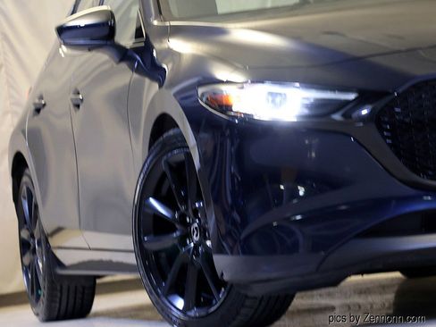 Used 2020 MAZDA MAZDA3 Premium Package image 4