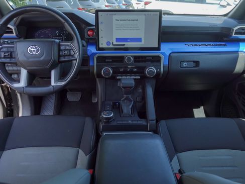 Used 2025 Toyota Tacoma TRD Off-Road AWD/4WD image 10