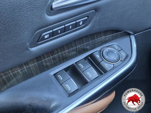 Used 2019 Cadillac XT4 Premium Luxury FWD image 27