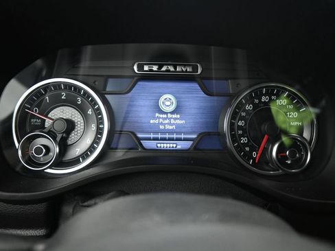 Used 2019 RAM 1500 Laramie AWD/4WD image 16