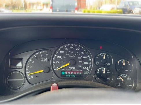 Used 2000 Chevrolet Suburban LS w/ LS Preferred Equipment Group image 11