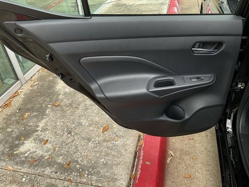 Used 2025 Nissan Versa SV image 17