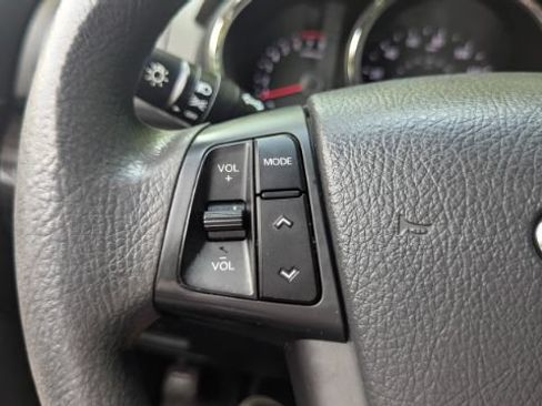 Used 2012 Kia Sorento FWD image 26
