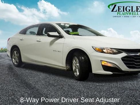 Used 2024 Chevrolet Malibu LS w/ Driver Confidence Package image 4