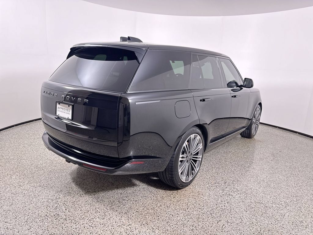 Used 2024 Land Rover Range Rover SE AWD/4WD image 8