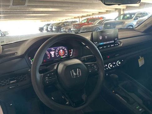 Used 2025 Honda Accord SE image 11
