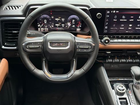 Used 2025 GMC Canyon AT4 w/ Technology Plus Package image 12