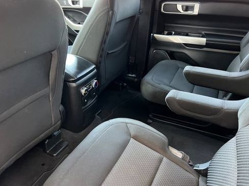 Used 2022 Ford Explorer XLT RWD image 13
