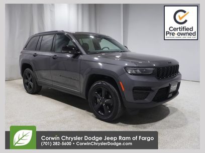 Used 2023 Jeep Grand Cherokee Altitude