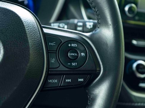 Used 2020 Toyota Corolla XSE FWD image 21