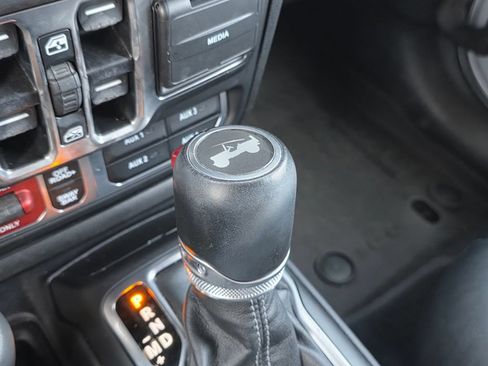 Used 2024 Jeep Wrangler Unlimited Rubicon 4xe AWD/4WD image 30