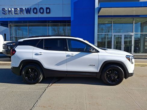 Used 2023 GMC Terrain AT4 image 7