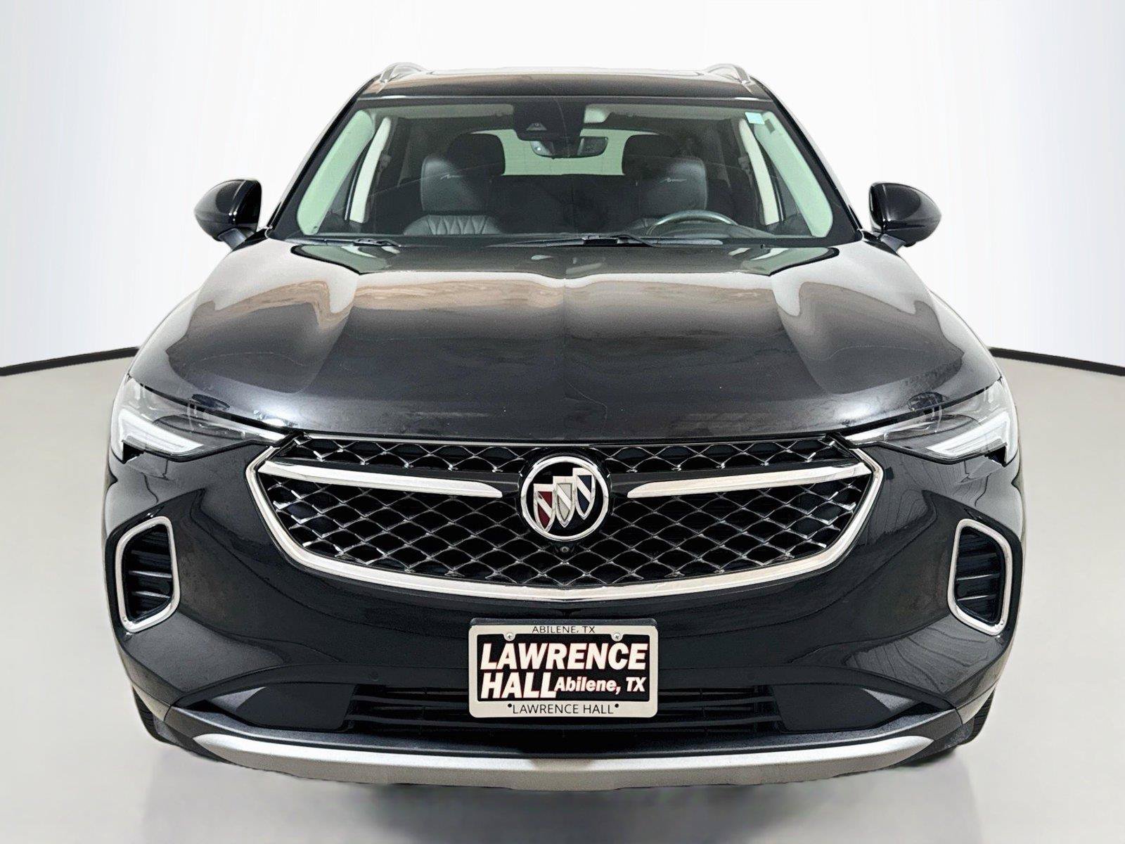 Used 2022 Buick Envision Avenir w/ Technology Package II FWD image 2