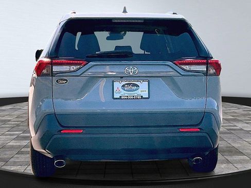 Used 2019 Toyota RAV4 XLE image 4