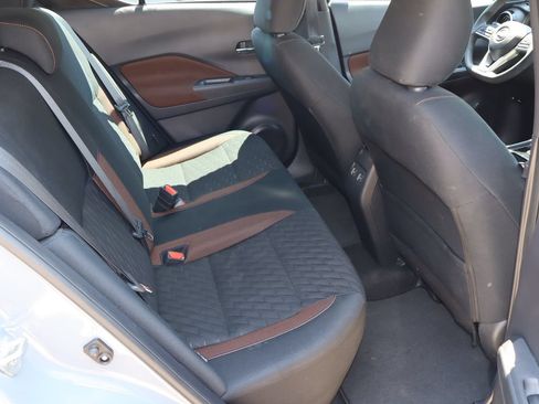 Used 2023 Nissan Kicks SR FWD image 17