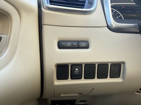 Used 2018 Nissan Murano SV image 25