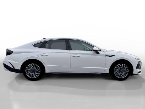 New 2026 Hyundai Sonata Limited FWD image 9