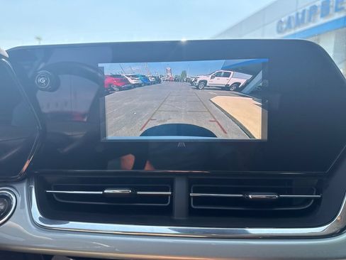 Used 2025 Chevrolet Trax LT w/ LT Convenience Package FWD image 23