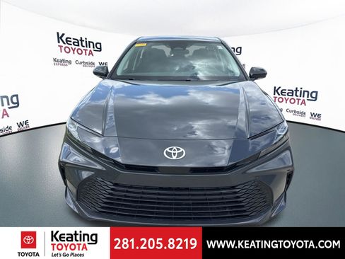 Used 2026 Toyota Camry LE image 2