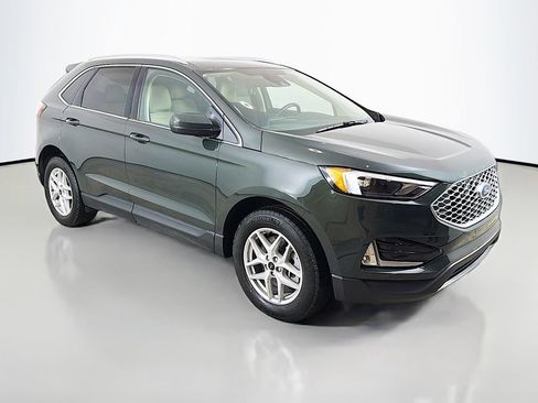 Used 2024 Ford Edge SEL w/ Convenience Package image 2