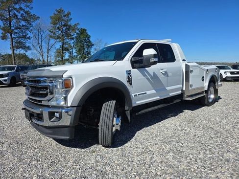 Used 2022 Ford F450 Lariat w/ Lariat Value Package image 3