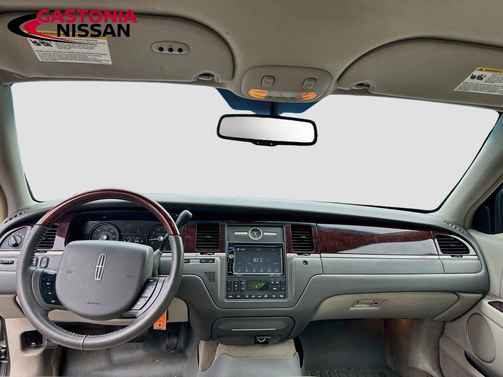 Used 2008 Lincoln Town Car Signature Limited RWD image 21