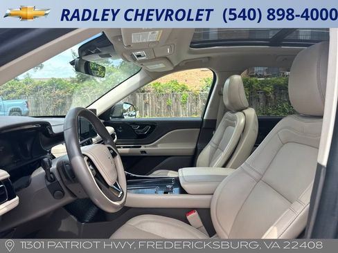 Used 2022 Lincoln Aviator Reserve image 4
