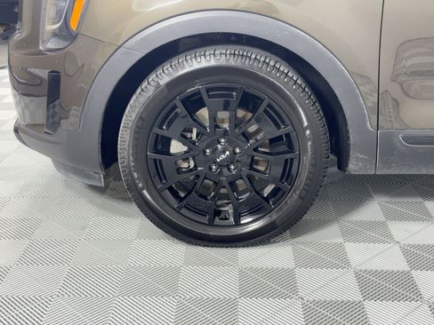 Used 2022 Kia Telluride SX w/ SX Prestige Package image 12