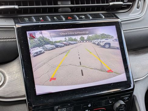 Used 2022 Jeep Grand Cherokee Limited AWD/4WD image 6