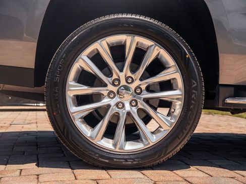 Used 2018 Cadillac Escalade Luxury AWD/4WD image 13