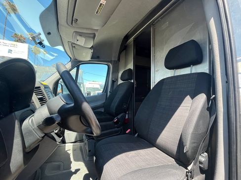 Used 2018 Mercedes-Benz Sprinter 2500 image 13