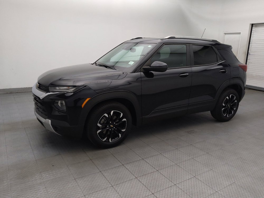 Used 2021 Chevrolet TrailBlazer LT w/ Convenience Package FWD image 2