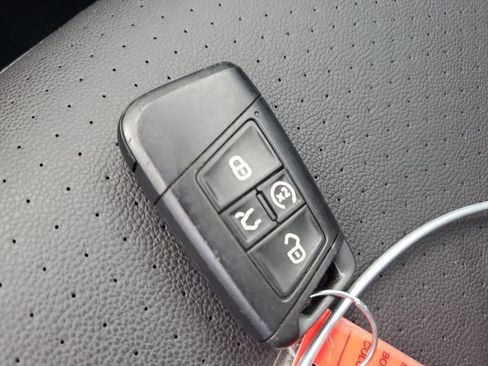Used 2024 Volkswagen Jetta SE FWD image 27