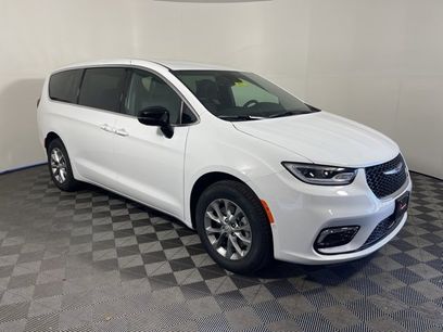 New 2026 Chrysler Pacifica Select