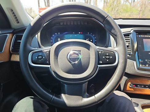Used 2025 Volvo XC90 B6 Plus w/ Protection Package Premier AWD/4WD image 17