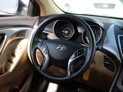 Used 2013 Hyundai Elantra GLS w/ Preferred Pkg image 34