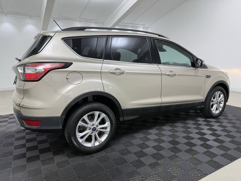Used 2018 Ford Escape SE w/ Ford Safe & Smart Package image 6
