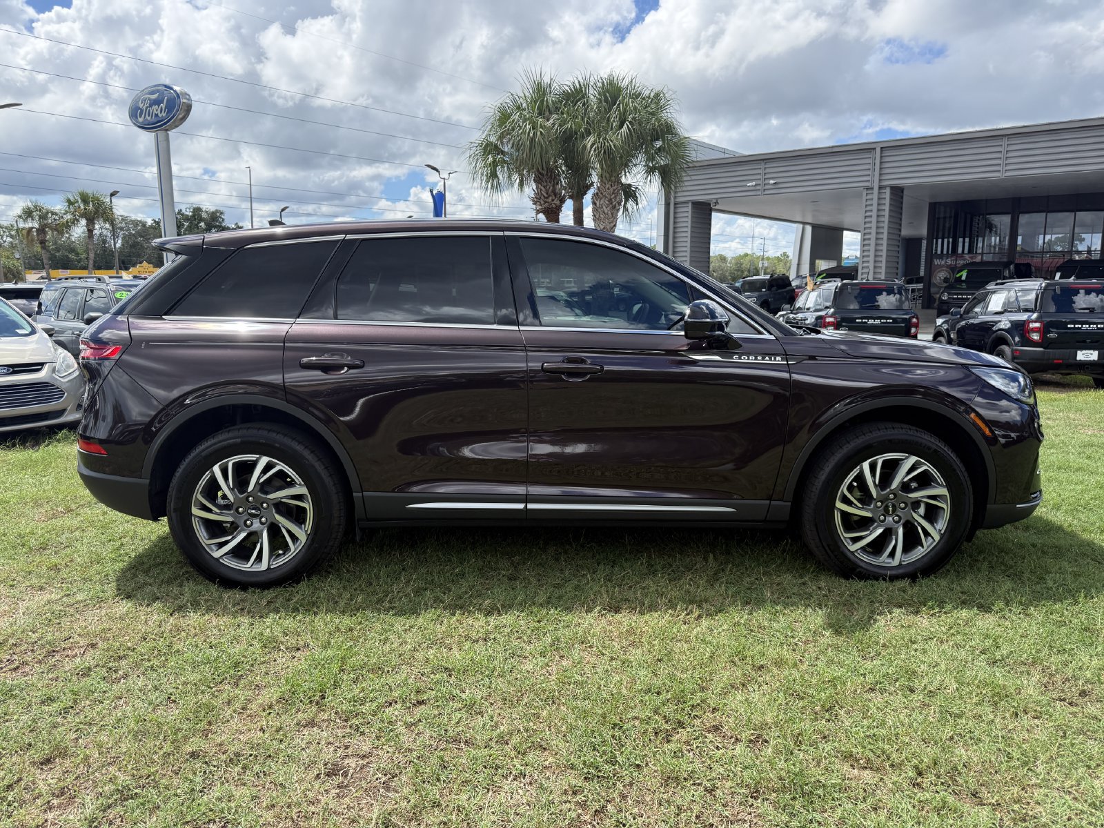 Used 2023 Lincoln Corsair FWD w/ Equipment Group 101A image 3