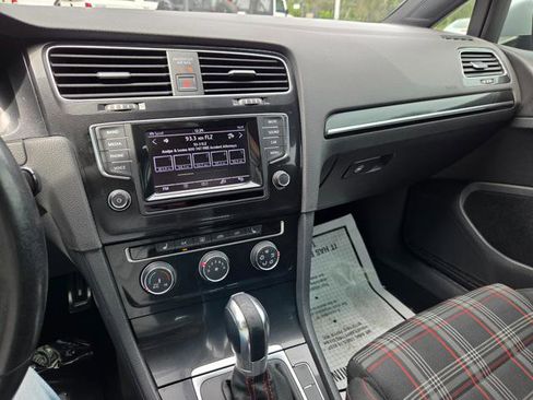Used 2015 Volkswagen GTI S image 21