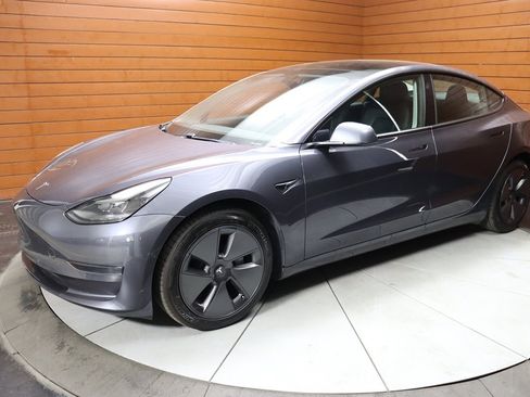 Used 2023 Tesla Model 3 Standard Range RWD image 7