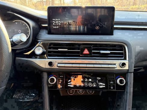 Used 2026 Genesis G70 2.5T image 23