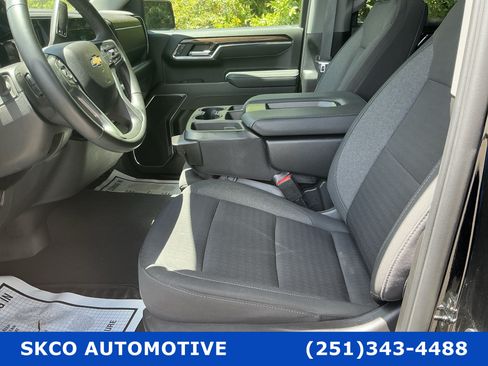 Used 2023 Chevrolet Silverado 1500 LT AWD/4WD image 11