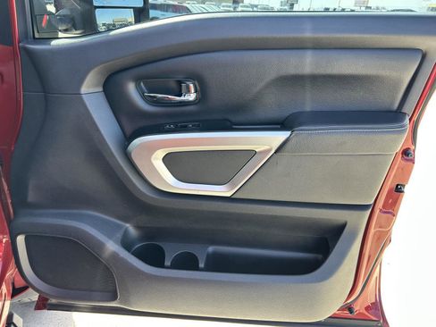 Used 2016 Nissan Titan PRO-4X image 25