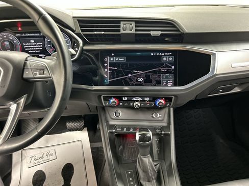 Used 2022 Audi Q3 2.0T Premium Plus w/ Premium Plus Package AWD/4WD image 19