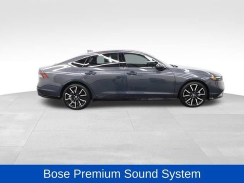 Used 2024 Honda Accord Touring image 2