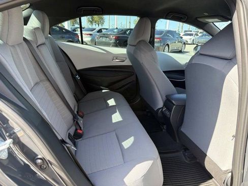 Certified 2025 Toyota Corolla SE image 18