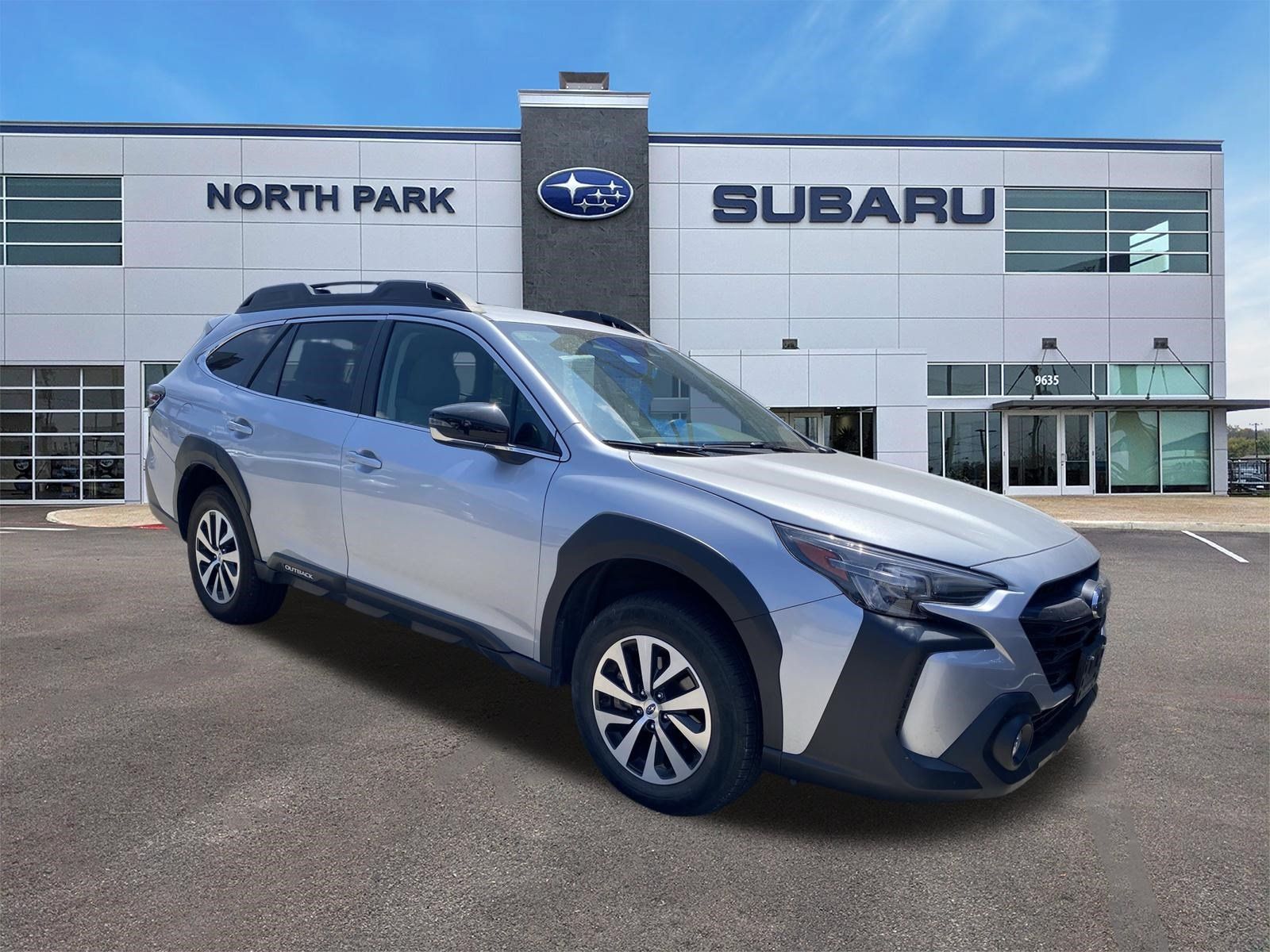 Certified 2025 Subaru Outback Premium AWD/4WD image 3