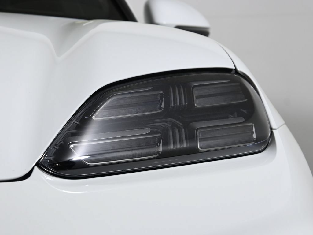 Used 2026 Porsche Macan 4 Electric AWD/4WD image 11