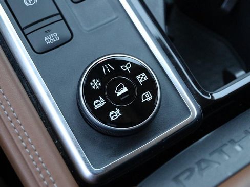 Used 2023 Nissan Pathfinder Platinum AWD/4WD image 22